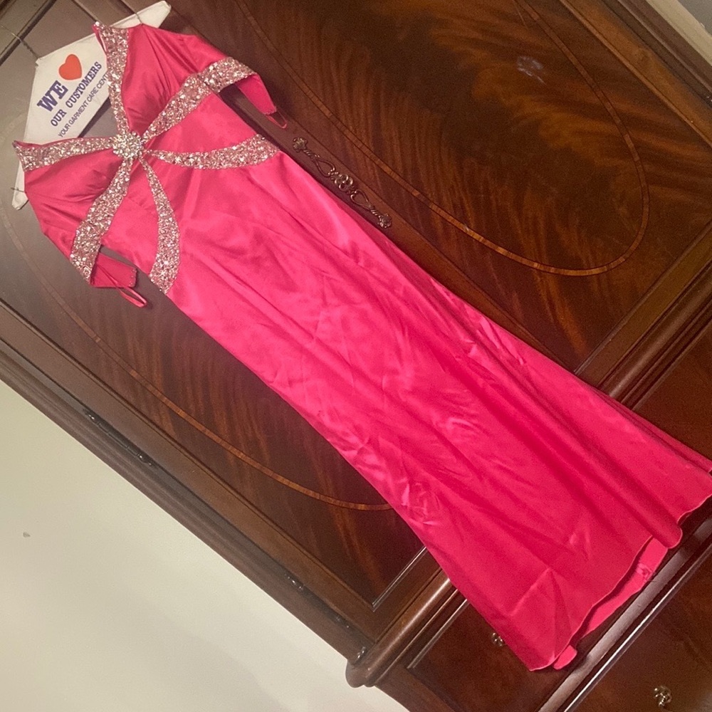 Cache hot pink dress size 2 or XS Only wore it once silk